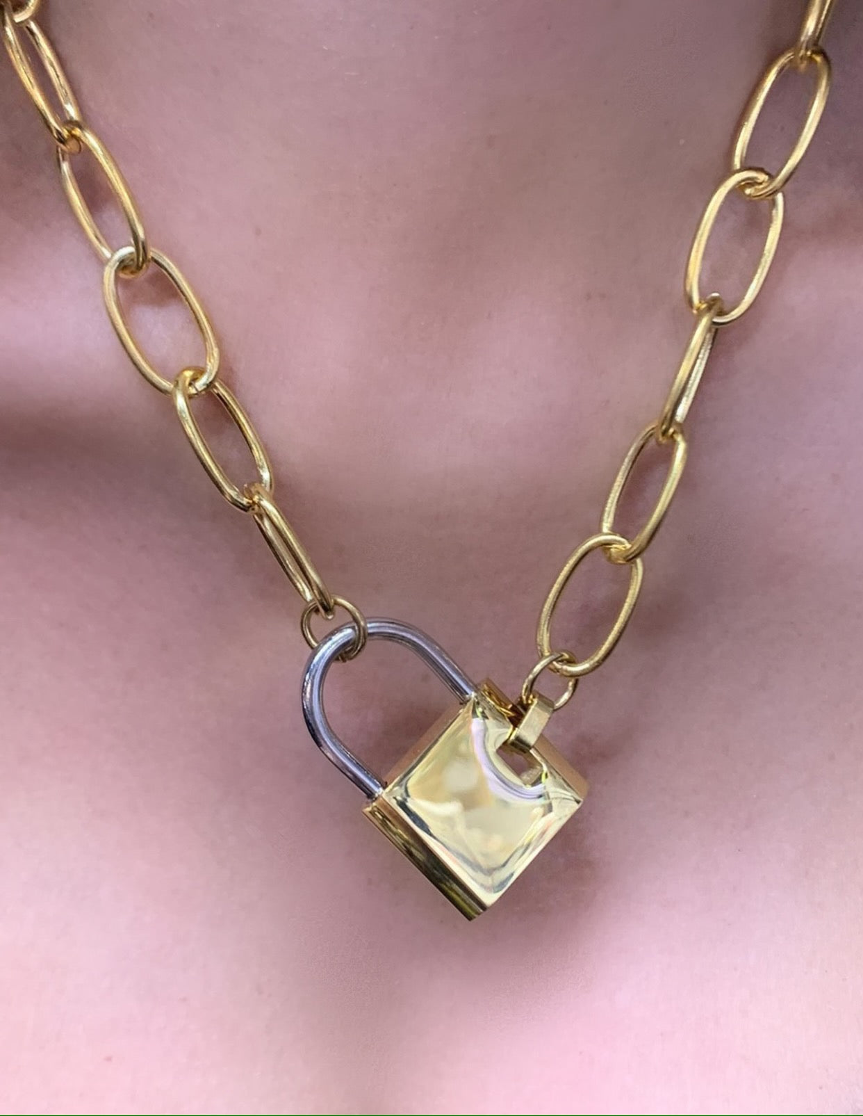 Big lock necklace